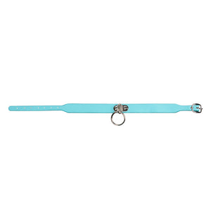 collar azul con aro para cadena 