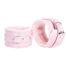 Cargar imagen en el visor de la galería, Esposas Bondage de Muñeca Rouse Teddy