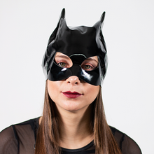 Cargar imagen en el visor de la galería, mascara sensual de batichica  